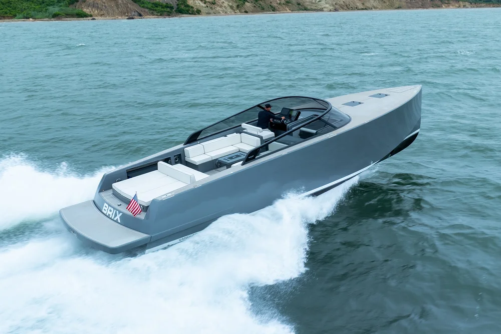 VanDutch running off Miami, seen from above